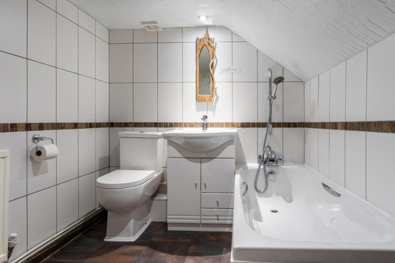 Finest Retreats - The Old Church House Inn Broadhempston ภายนอก รูปภาพ